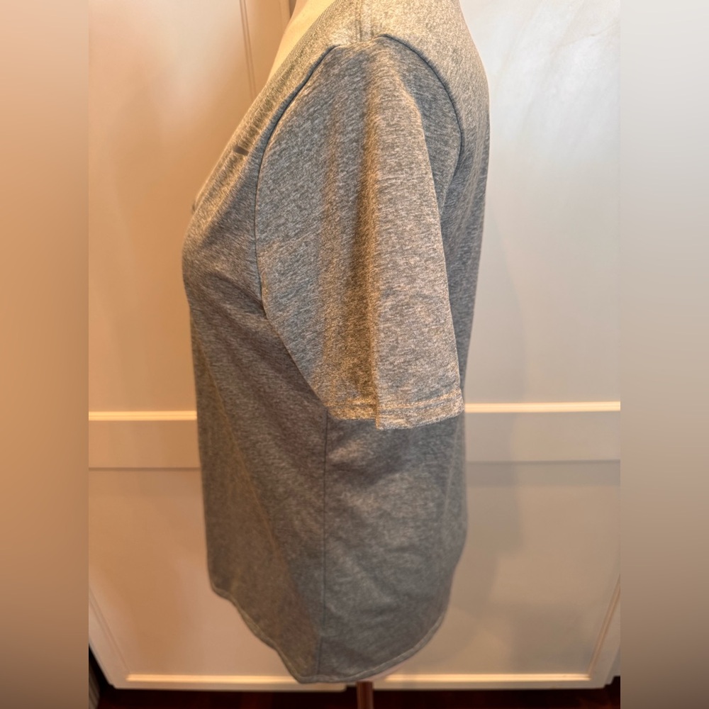 Nike Gray V-Neck Women's Top - Picture 3 of 5